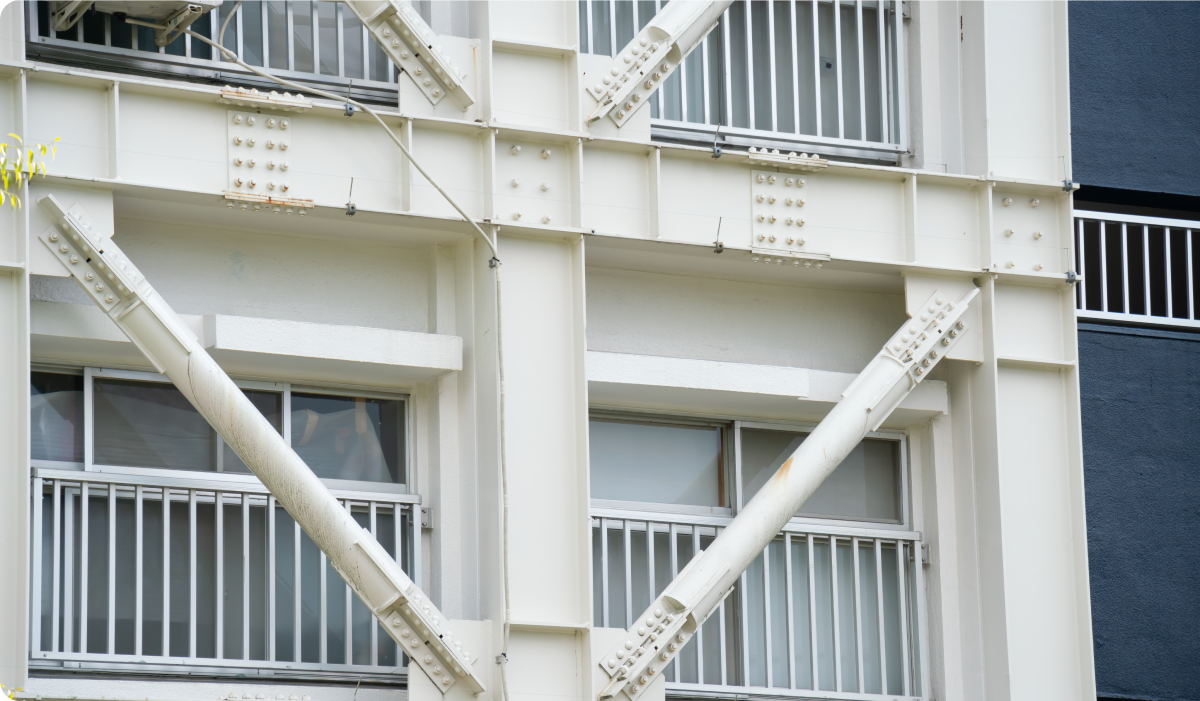建物の耐震補強工事用足場